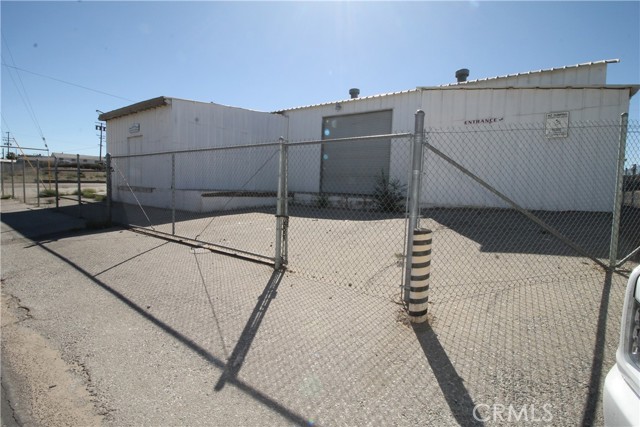 1500 Santa Fe Drive, Barstow, California 92311, ,Commercial Sale,For Sale,1500 Santa Fe Drive,CRHD23186357