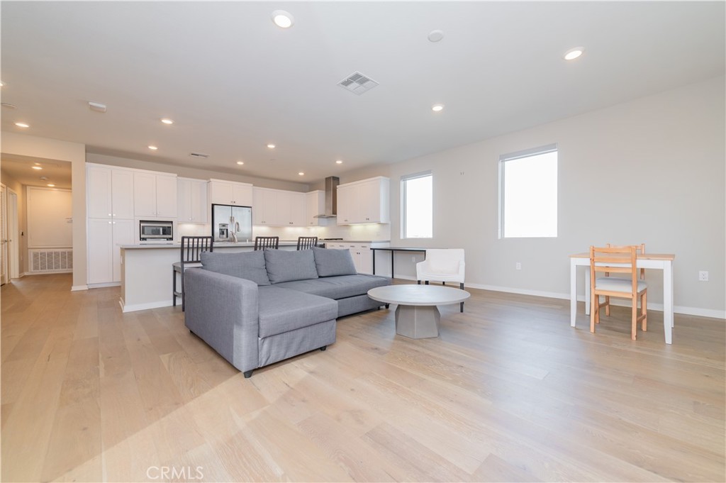 MLS #OC25261122 image #7