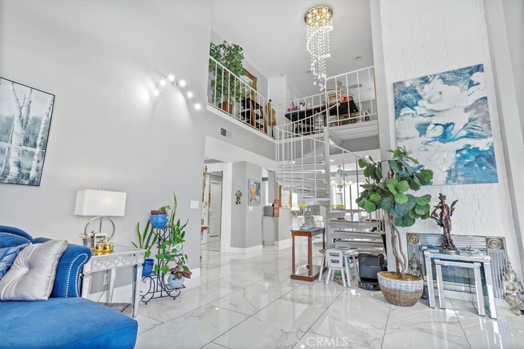 https://media.crmls.org/medias/9a2f25f4-7e54-4fee-bb6b-86787f5c8d28.jpg?preset=X-Large