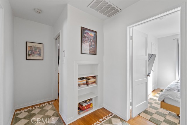Detail Gallery Image 16 of 42 For 3989 Coolidge, Los Angeles,  CA 90066 - 3 Beds | 2 Baths