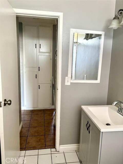 Detail Gallery Image 2 of 5 For 640 N Third Ave a,  Upland,  CA 91786 - 2 Beds | 1 Baths