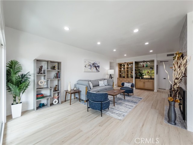 Detail Gallery Image 18 of 64 For 1944 Glendon #209,  Los Angeles,  CA 90025 - 2 Beds | 2/1 Baths