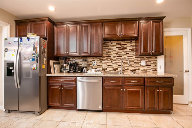 Detail Gallery Image 11 of 21 For 43743 Fern Ave, Lancaster,  CA 93534 - 3 Beds | 2 Baths