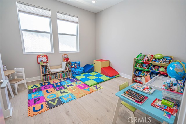 27871 Screenplay Place, Valencia CA: https://media.crmls.org/medias/9a31a338-af74-4b4c-9d60-0d4a3f4cfc9b.jpg