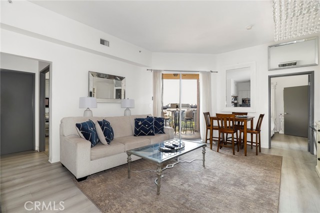 Detail Gallery Image 3 of 51 For 488 E Ocean Bld #818,  Long Beach,  CA 90802 - 2 Beds | 2 Baths