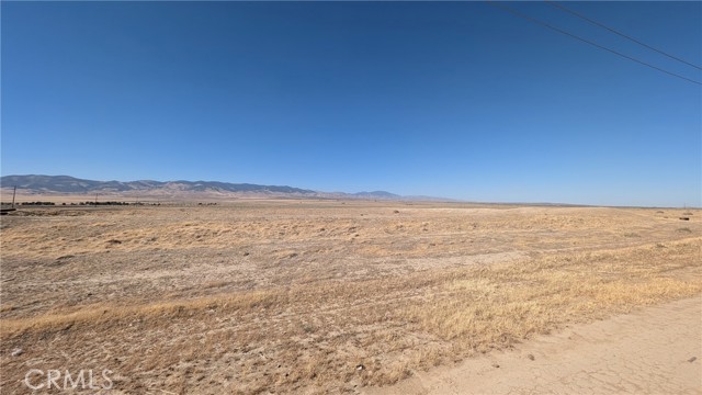 275 W Avenue B, Lancaster CA: https://media.crmls.org/medias/9a31f020-cd36-4788-bce2-eea301aae629.jpg
