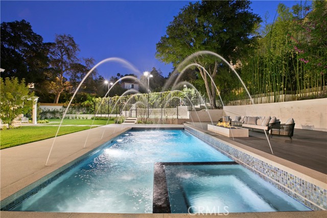 Detail Gallery Image 6 of 56 For 4509 Noeline Ave, Encino,  CA 91436 - 6 Beds | 6/1 Baths