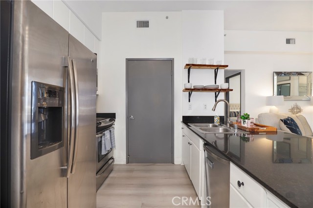 488 E Ocean Boulevard, Long Beach CA: https://media.crmls.org/medias/9a32d37e-b02b-4598-87e2-ec4ea21ca335.jpg