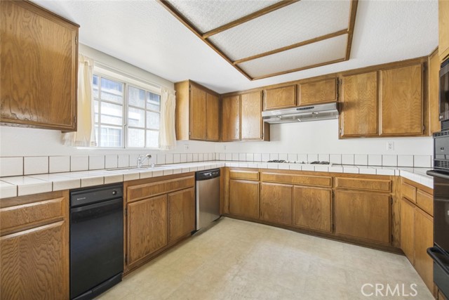 2412 Mathews Avenue, Redondo Beach, California 90278, 2 Bedrooms Bedrooms, ,2 BathroomsBathrooms,Residential,Sold,Mathews,SB21267047