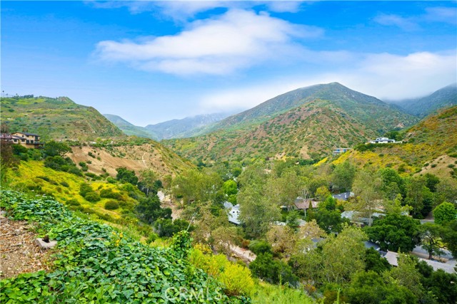 6216 Tapia Drive, Malibu CA: https://media.crmls.org/medias/9a33647e-cf04-4e8d-a559-383fd4d740a1.jpg