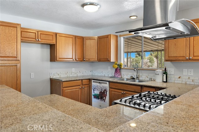 Detail Gallery Image 4 of 8 For 21114 Geronimo Rd, Apple Valley,  CA 92308 - 3 Beds | 2 Baths