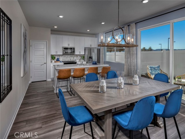 Detail Gallery Image 3 of 20 For 2147 Bergamot St, Redlands,  CA 92374 - 3 Beds | 2/1 Baths