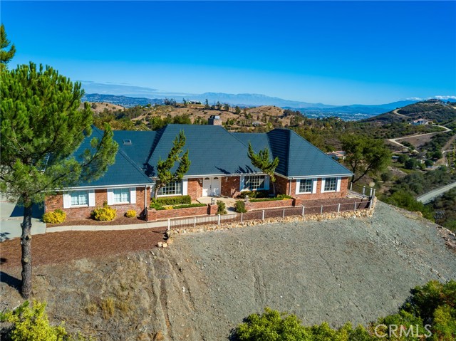 Detail Gallery Image 2 of 62 For 26100 Calle Corveta, Temecula,  CA 92590 - 4 Beds | 2/1 Baths