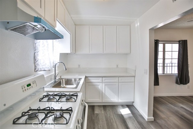 Detail Gallery Image 12 of 27 For 2154 E. 14th St, Long Beach,  CA 90804 - 2 Beds | 1 Baths