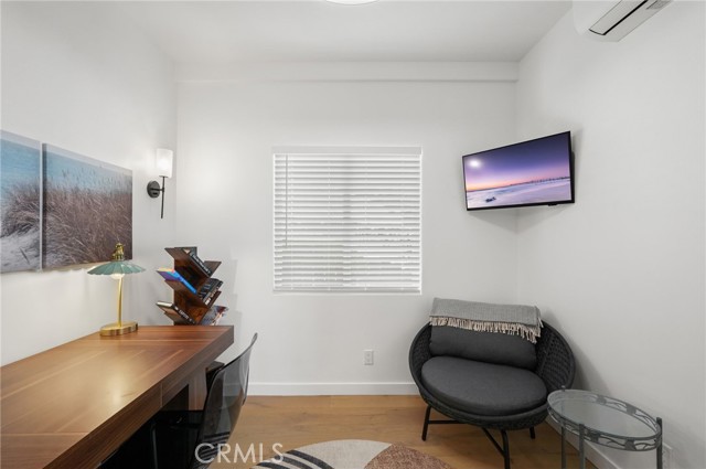 Detail Gallery Image 11 of 27 For 2258 Helios Dr, Los Angeles,  CA 90068 - 2 Beds | 1 Baths