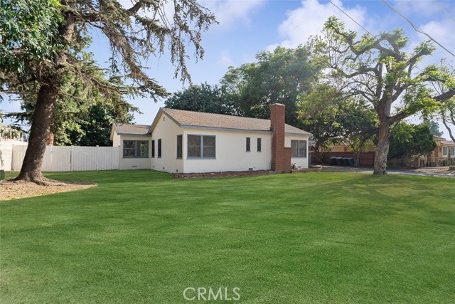 11749 Clarkman Street, Santa Fe Springs CA: https://media.crmls.org/medias/9a3704f9-9e93-4cad-939f-29d85b180e29.jpg