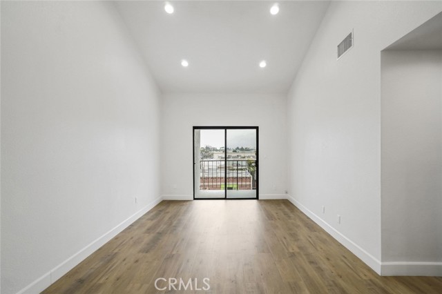 1410 Coranado Avenue, Long Beach CA: https://media.crmls.org/medias/9a3749bc-16ce-4533-9d93-e49e462bd4d0.jpg