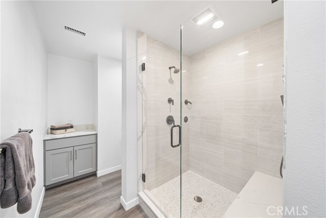 1031 E Andrews Drive, Long Beach CA: https://media.crmls.org/medias/9a37dccd-b610-47db-9afb-d4dee82af31b.jpg