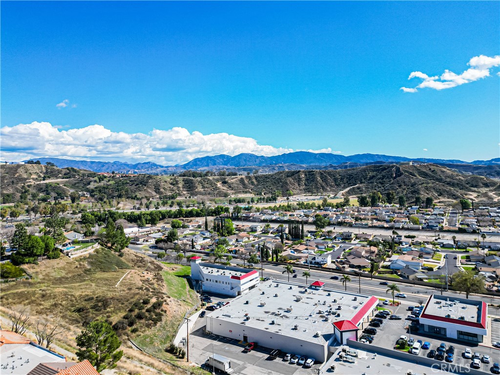 https://media.crmls.org/medias/9a37e7ea-8e6d-44e0-b5b0-79fbdf1b5811.jpg?preset=X-Large