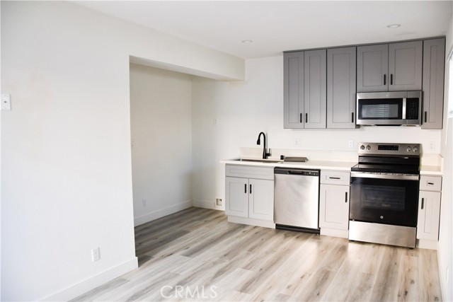 Detail Gallery Image 4 of 38 For 994 Valencia #108,  Costa Mesa,  CA 92626 - 1 Beds | 1 Baths