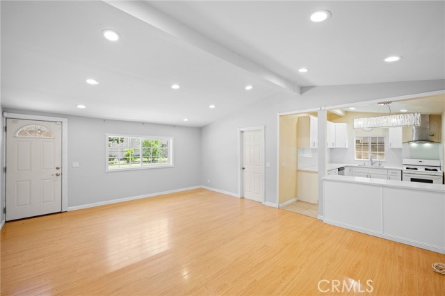 Detail Gallery Image 5 of 19 For 10617 Wilsey Ave, Tujunga,  CA 91042 - 3 Beds | 2 Baths