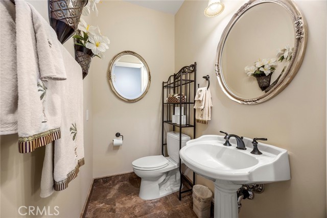 Detail Gallery Image 34 of 67 For 5571 Clover Hill, Yorba Linda,  CA 92886 - 6 Beds | 6/2 Baths