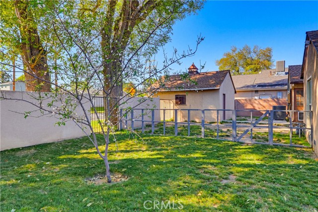 Detail Gallery Image 29 of 34 For 10314 Encino, Granada Hills,  CA 91344 - 4 Beds | 2 Baths