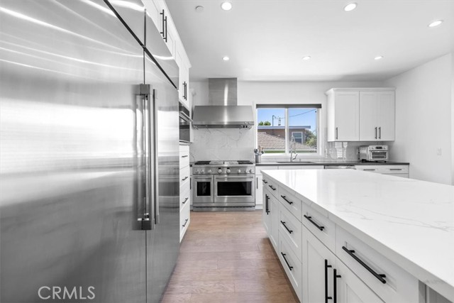 3213 Pine Ave, Manhattan Beach, California 90266, 5 Bedrooms Bedrooms, ,1 BathroomBathrooms,Residential,Sold,Pine Ave,SB22146634