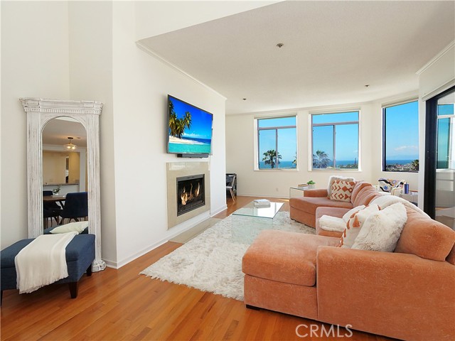 Detail Gallery Image 5 of 35 For 520 the Village #408,  Redondo Beach,  CA 90277 - 3 Beds | 2 Baths
