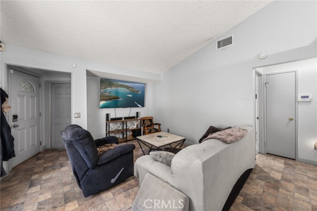 12325 Bellflower Court, Rancho Cucamonga CA: https://media.crmls.org/medias/9a3c6fa1-f0ac-4aca-97fb-55aad194c478.jpg