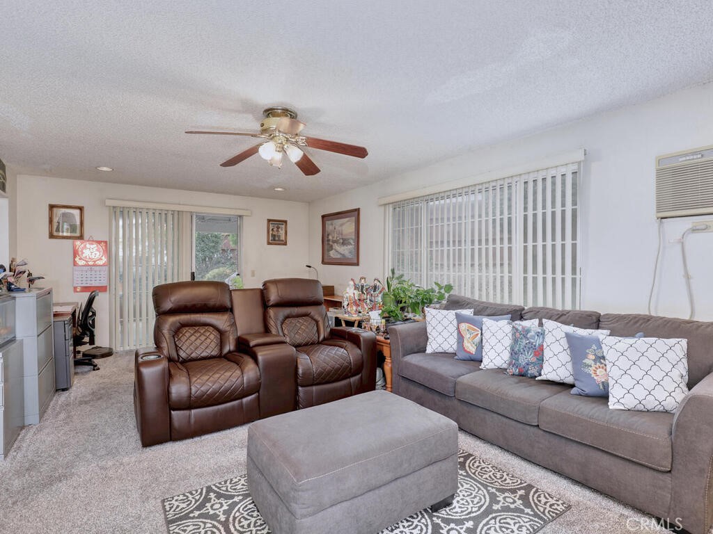 https://media.crmls.org/medias/9a3cc8c8-bee6-4b53-b58d-c776da9b05c4.jpg?preset=X-Large