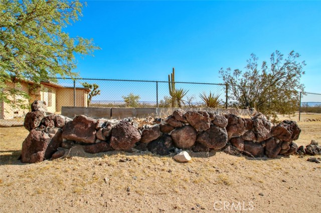 Detail Gallery Image 13 of 45 For 62105 Moon Dr, Joshua Tree,  CA 92252 - 1 Beds | 2 Baths