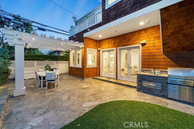 1900 Walnut Avenue, Manhattan Beach, California 90266, 5 Bedrooms Bedrooms, ,4 BathroomsBathrooms,Residential,Sold,Walnut,SB21229114