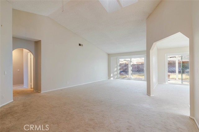 Detail Gallery Image 4 of 28 For 44022 31st St, Lancaster,  CA 93536 - 3 Beds | 2 Baths