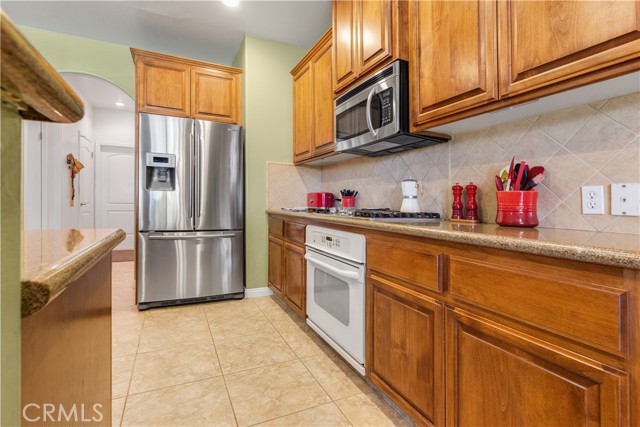 Detail Gallery Image 9 of 29 For 12508 Montbatten Pl, Bakersfield,  CA 93312 - 4 Beds | 2/1 Baths