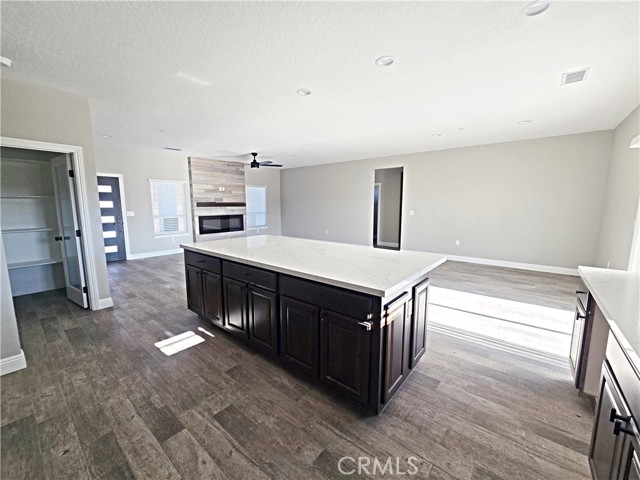 22645 El Centro Court, Apple Valley CA: https://media.crmls.org/medias/9a3f490c-f19a-404b-8b88-c0c1fd229d46.jpg
