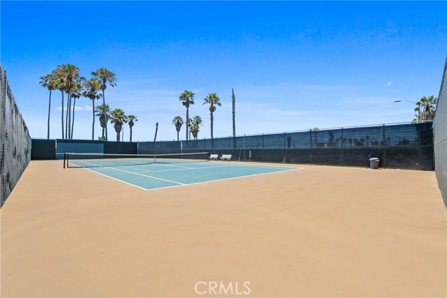 4062 Aladdin Drive, Huntington Beach CA: https://media.crmls.org/medias/9a3fa9a8-0a1c-4421-a083-4d1f8c5af96c.jpg