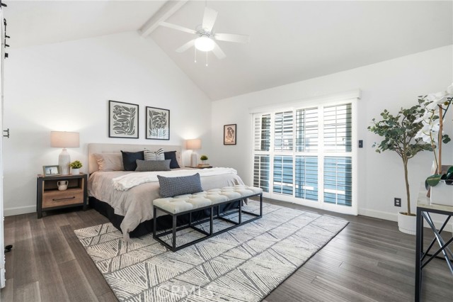 Detail Gallery Image 10 of 30 For 7304 Balboa #C,  Lake Balboa,  CA 91406 - 3 Beds | 3/1 Baths