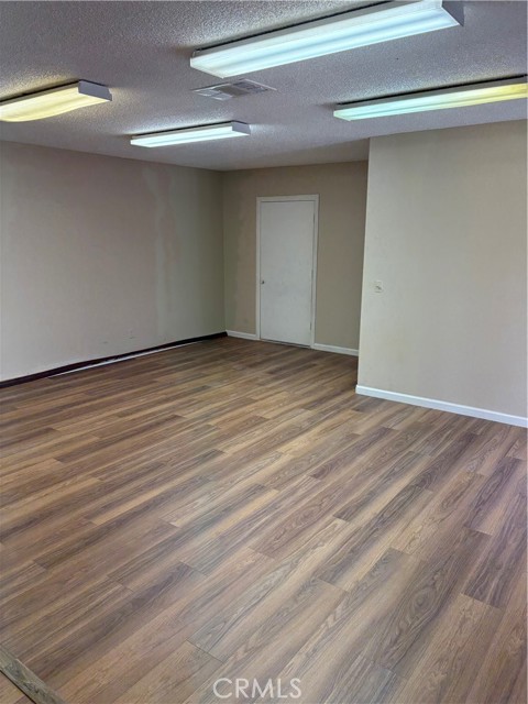 Detail Gallery Image 3 of 11 For 17930 Main St, Hesperia,  CA 92345 - 3 Beds | 2/1 Baths