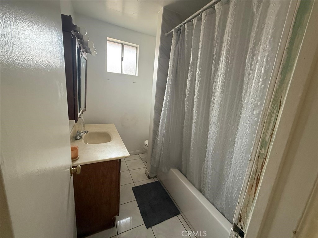 https://media.crmls.org/medias/9a411b05-2676-4261-91e4-290390eaed86.jpg?preset=X-Large