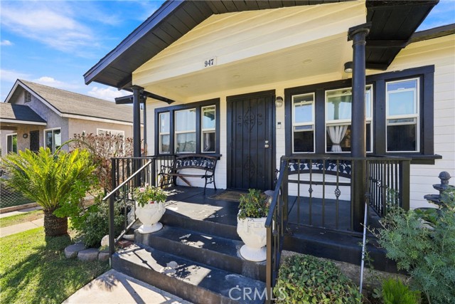 947 South Vancouver Avenue photo 4
