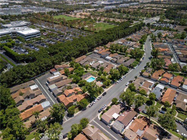 10 Windrow, Irvine CA: https://media.crmls.org/medias/9a41e98a-bd93-4c11-9693-f1c7fbec4dda.jpg