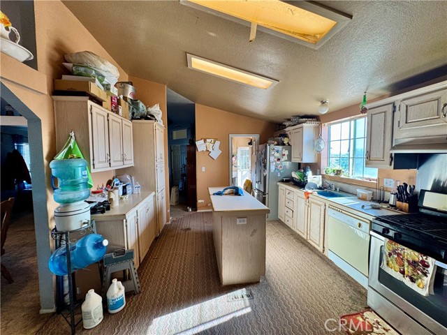 Detail Gallery Image 5 of 67 For 44823 Silver Valley, Newberry Springs,  CA 92365 - 2 Beds | 2 Baths