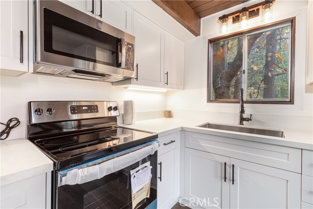 Detail Gallery Image 15 of 71 For 32703 Tulip Lane, Arrowbear,  CA 92382 - 2 Beds | 1 Baths