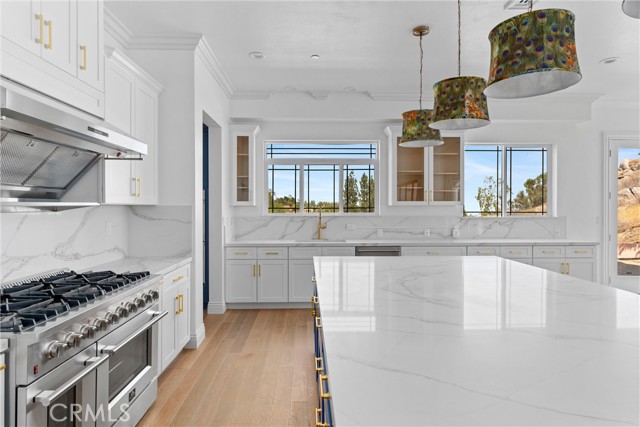 17190 Small Canyon Lane, Riverside CA: https://media.crmls.org/medias/9a4325c2-e3f8-45ed-8cee-37cc34238953.jpg