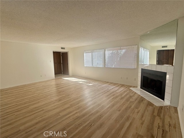 Detail Gallery Image 4 of 12 For 605 Redondo Avenue #206,  Long Beach,  CA 90814 - 1 Beds | 1/1 Baths