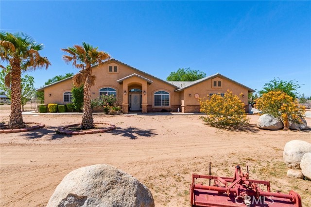 Detail Gallery Image 1 of 55 For 23465 Cherokee Rd, Apple Valley,  CA 92307 - 5 Beds | 3/1 Baths
