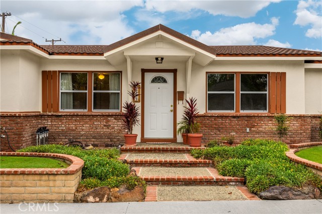 2705 E Orange Grove, Orange CA: https://media.crmls.org/medias/9a45a966-d5cf-4901-bdc0-3d38e06e45e1.jpg