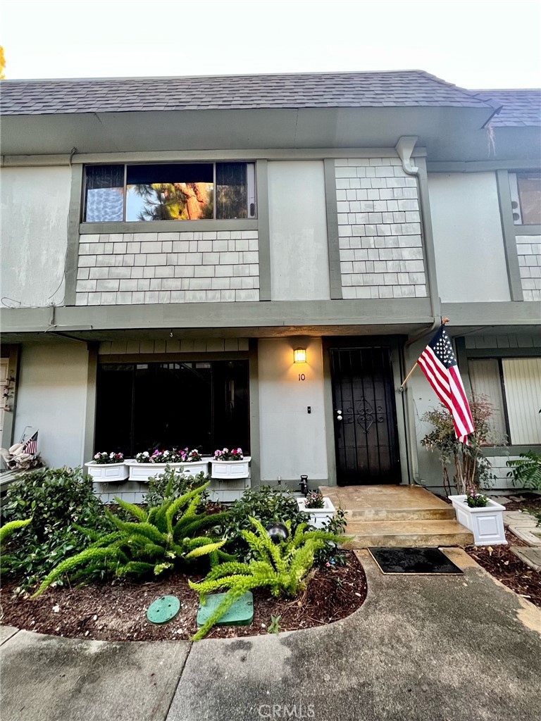 229 W Wilson Street #10
