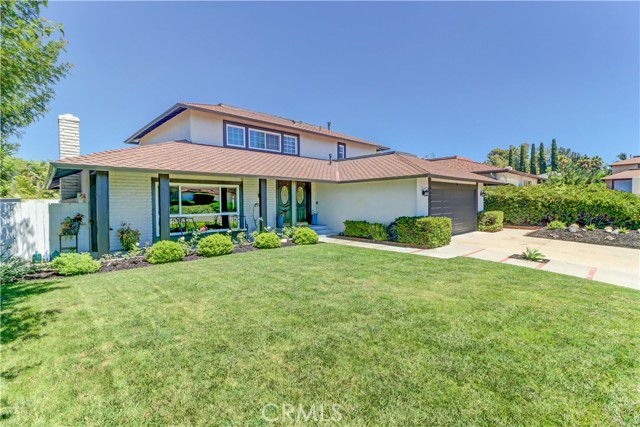 25701 Minoa Drive, Mission Viejo CA: https://media.crmls.org/medias/9a46a414-6c40-4058-9b81-98a52fd8e7aa.jpg